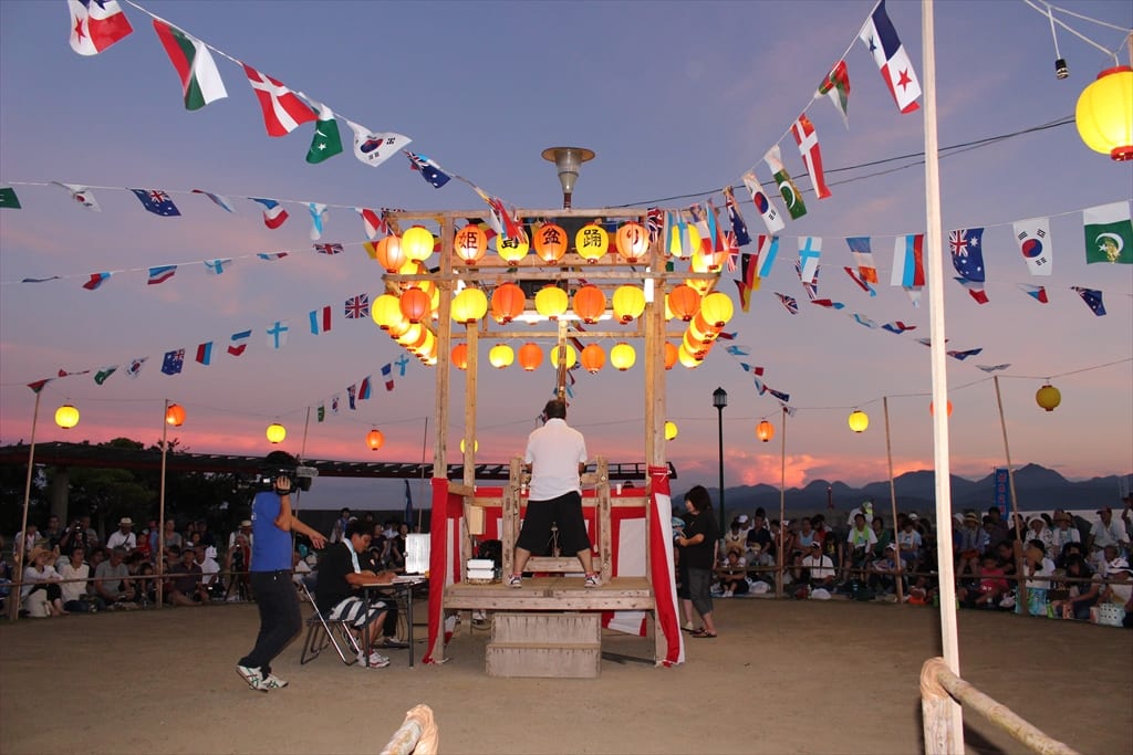 盆踊り会場（夕方）