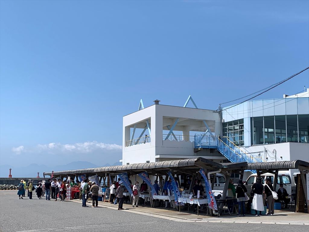 おさかな祭りの出店ブース