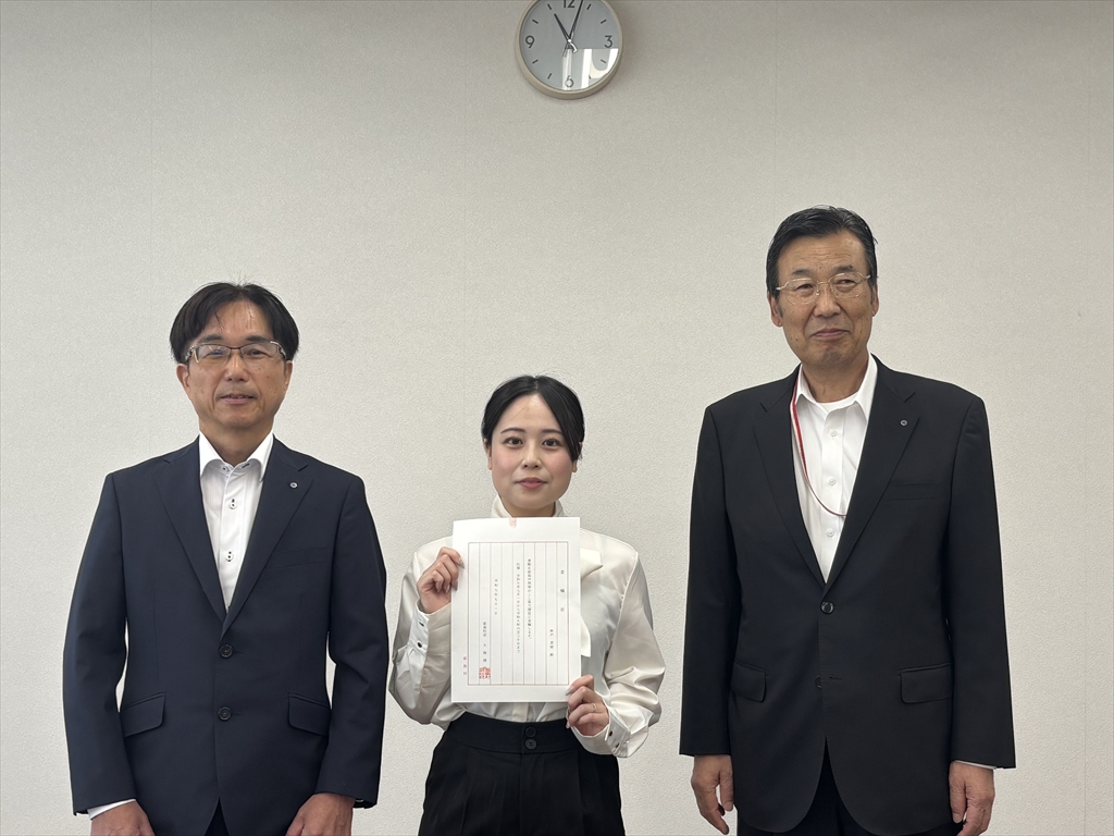 大海村長と中元副村長と神戸さん