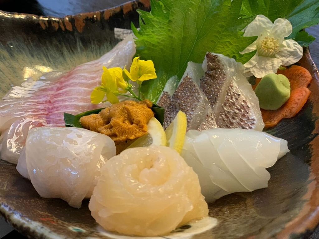 刺身の盛り合わせの写真です。