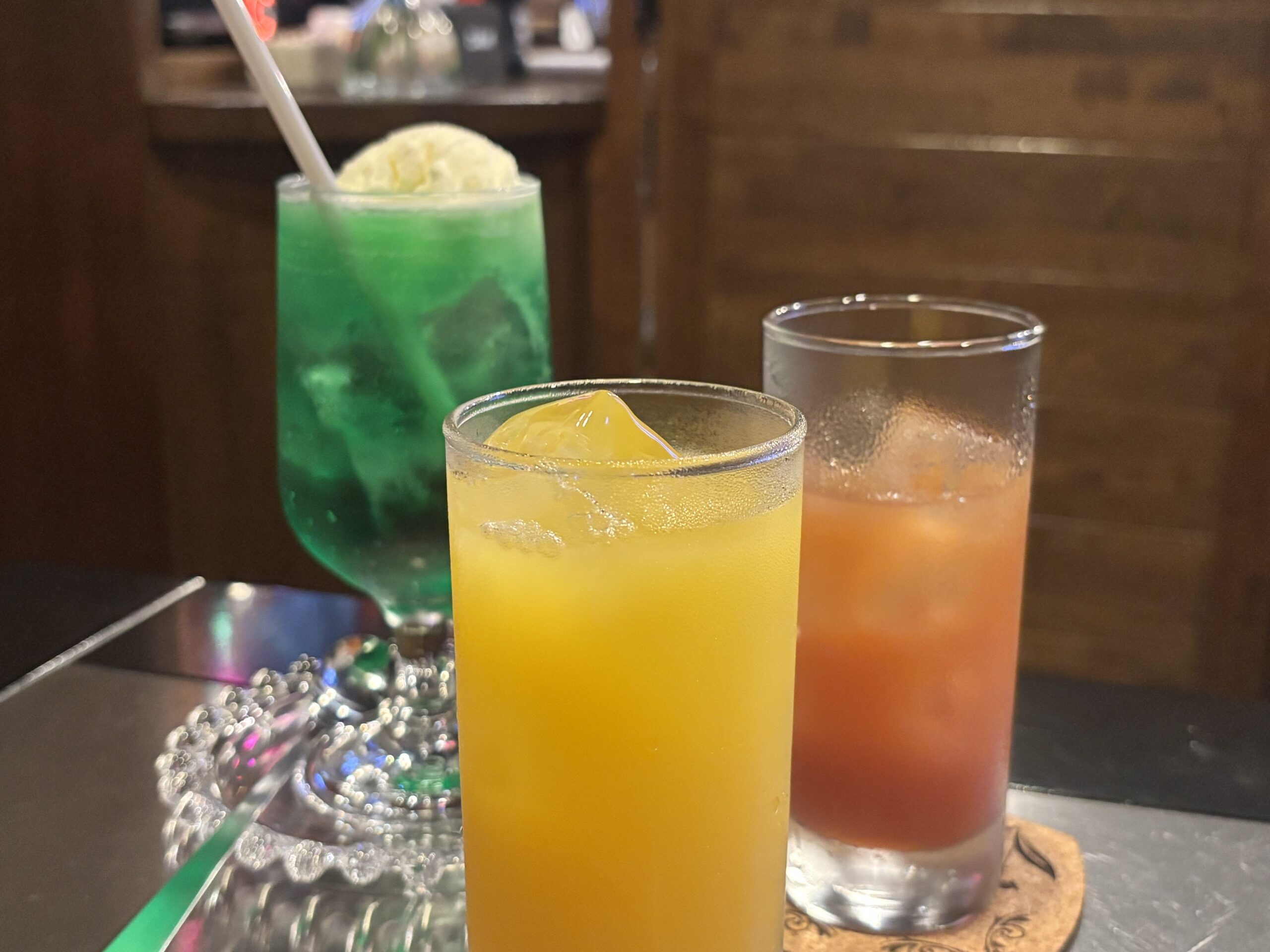お酒とソフトドリンク